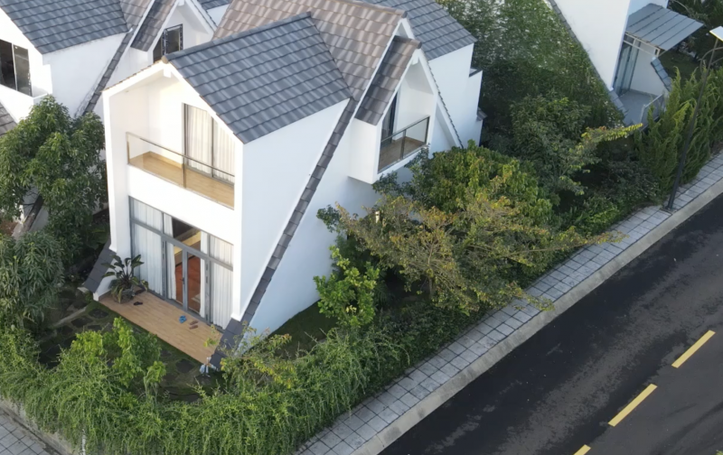 Bán biệt thự nghỉ dưỡng 3,71 tỷ full nội thất, nhà mới 100%, ở được ngay hoặc khai thác cho thuê. Nội thất như hình. 0358087934